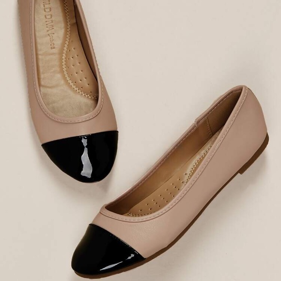 Shoes - Round Cap Toe Ballet Flat Shoes